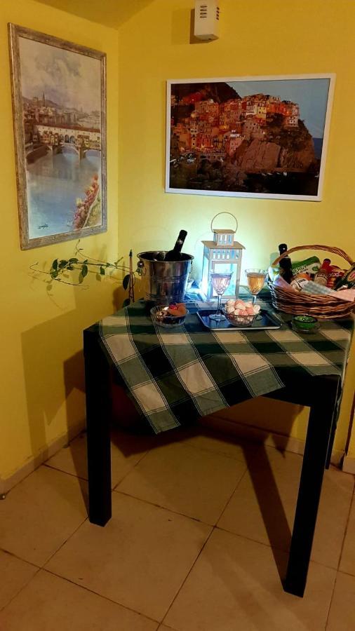 צימר רומנטי ואיכותי בפרדס חנה La Baita Buitenkant foto